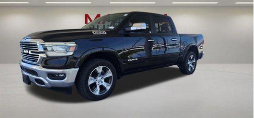 Diamond Black Crystal Pearlcoat 2022 RAM 1500 Laramie