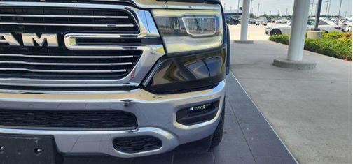Diamond Black Crystal Pearlcoat 2022 RAM 1500 Laramie