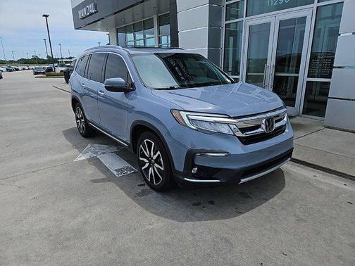 2022 Honda Pilot Touring 8-Passenger