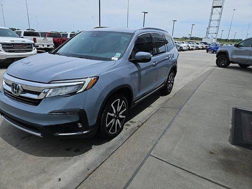 2022 Honda Pilot Touring 8-Passenger