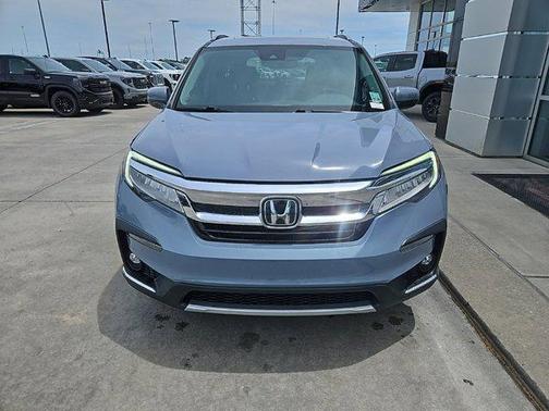 2022 Honda Pilot Touring 8-Passenger