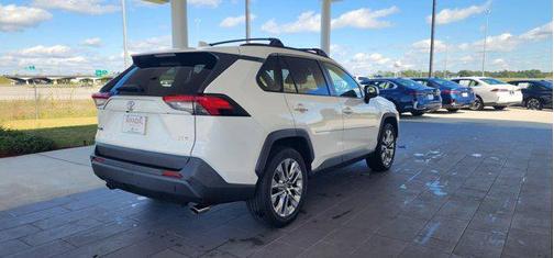 2020 Toyota RAV4 XLE Premium