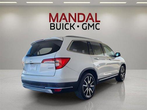 2019 Honda Pilot Touring 8-Passenger