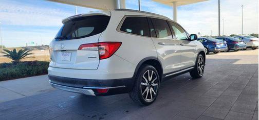 2019 Honda Pilot Touring 8-Passenger