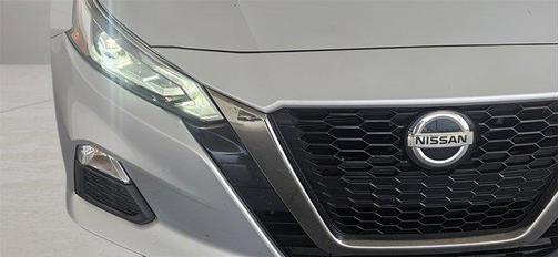 2020 Nissan Altima SR FWD
