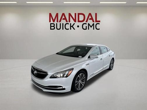 White Frost Tricoat 2017 Buick LaCrosse Essence