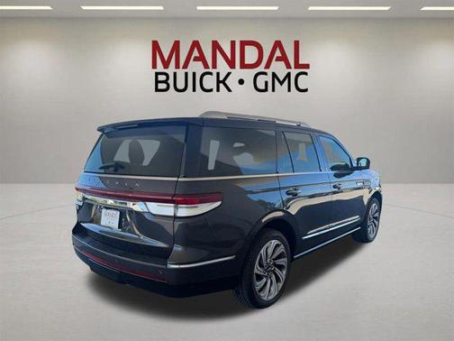 Starlight 2023 Lincoln Navigator Reserve
