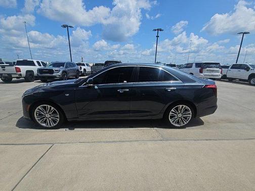2022 Cadillac CT4 Premium Luxury