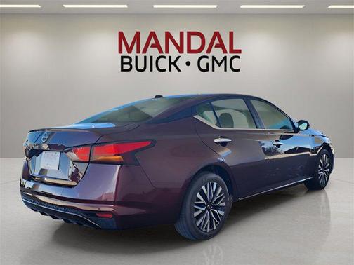 2025 Nissan Altima SV FWD