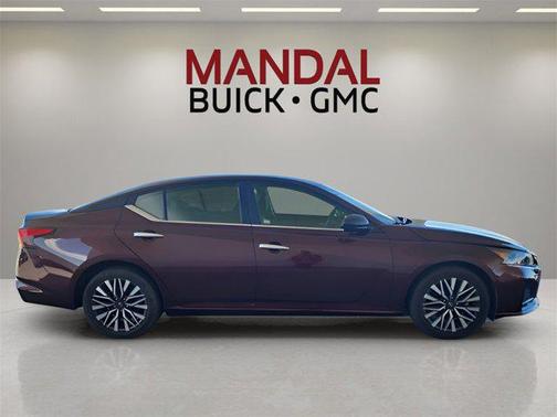 2025 Nissan Altima SV FWD