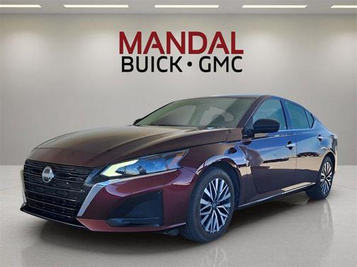 2025 Nissan Altima SV FWD