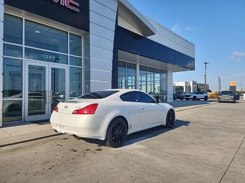 2011 INFINITI G37x Base