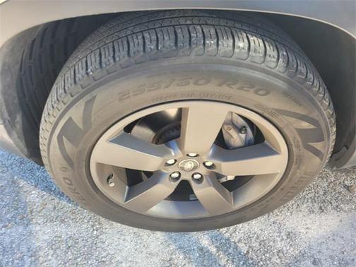 2023 Land Rover Defender 110 SE