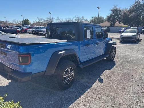 2022 Jeep Gladiator Sport