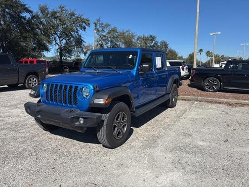 2022 Jeep Gladiator Sport