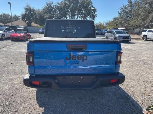 2022 Jeep Gladiator Sport