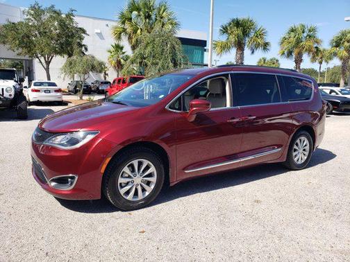 2017 Chrysler Pacifica Touring-L
