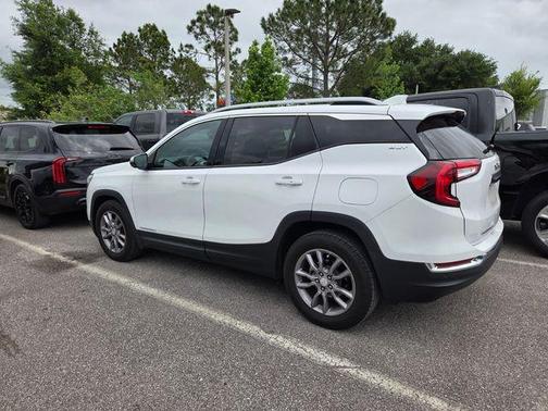 2023 GMC Terrain SLT
