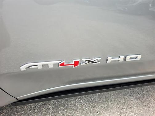 2025 GMC Sierra 2500 AT4