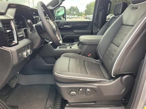 2025 GMC Sierra 2500 AT4