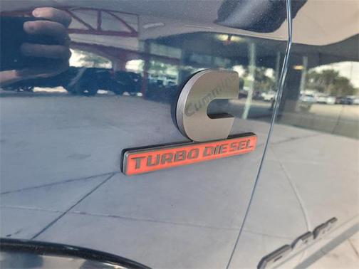 2020 RAM 2500 Laramie Crew Cab 4X4 6'4' Box