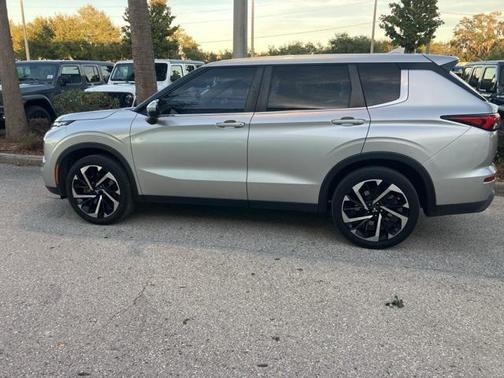 2022 Mitsubishi Outlander ES 2.5 2WD