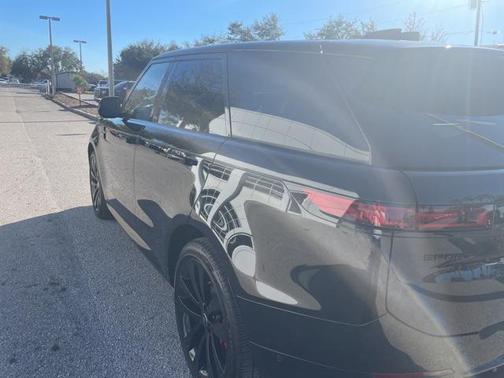 2024 Land Rover Range Rover Sport SE