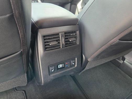 White Diamond 2024 Mitsubishi Outlander SEL
