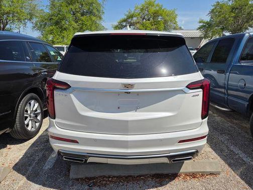 Crystal White Tricoat 2021 Cadillac XT6 Premium Luxury FWD