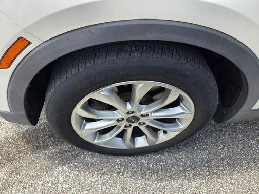 WHITE PLATINUM MET TRI-COAT 2015 Lincoln MKC Base