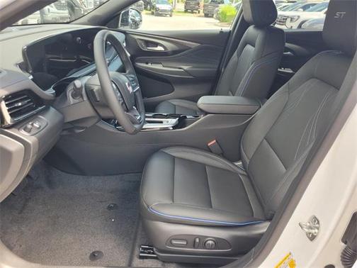 2025 Buick Envista Sport Touring FWD
