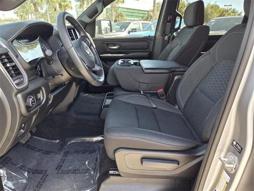 2025 RAM 1500 Warlock Crew Cab 4x4 5'7' Box