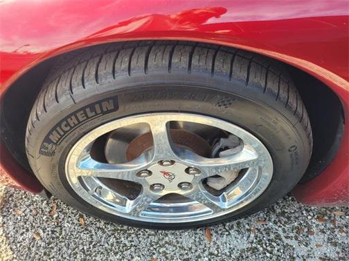 2004 Chevrolet Corvette Base