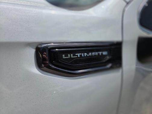 Glacier White Tricoat 2026 GMC Sierra 1500 Denali Ultimate