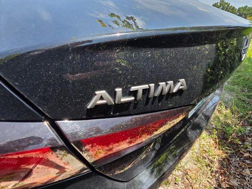 Super Black 2024 Nissan Altima 2.5 SV