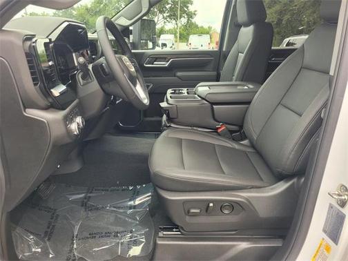2025 GMC Sierra 2500 SLT