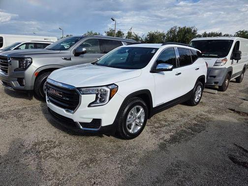 Summit White 2024 GMC Terrain SLE