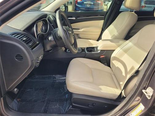 2023 Chrysler 300 Touring