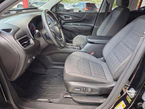 Mosaic Black Metallic 2024 Chevrolet Equinox 1LT