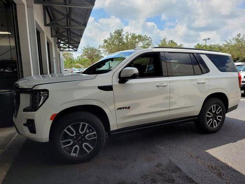 2023 GMC Yukon 4WD AT4