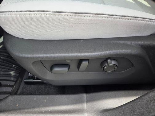 Iridescent White Tricoat 2026 Buick Envision Avenir AWD