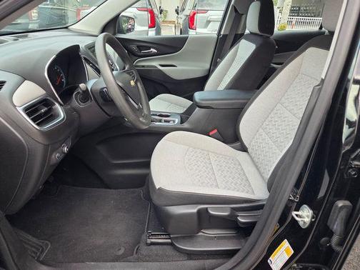 Mosaic Black Metallic 2023 Chevrolet Equinox LS