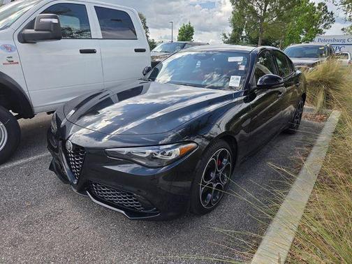 Vulcano Black Metallic 2025 Alfa Romeo Giulia AWD
