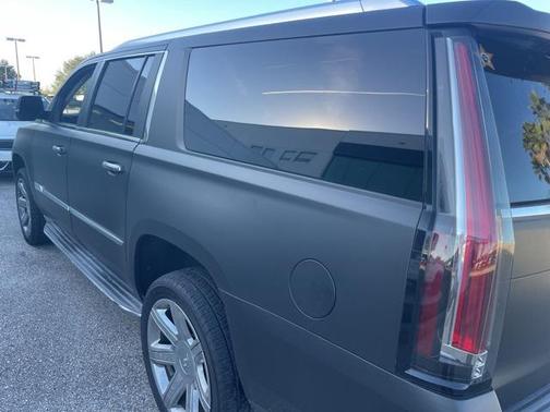 2016 Cadillac Escalade ESV Luxury