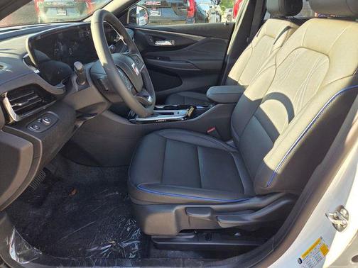 Summit White 2026 Buick Envista Sport Touring FWD