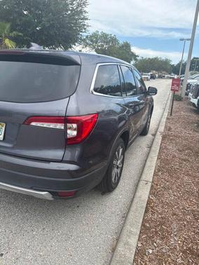 Modern Steel Metallic 2022 Honda Pilot 2WD EX-L