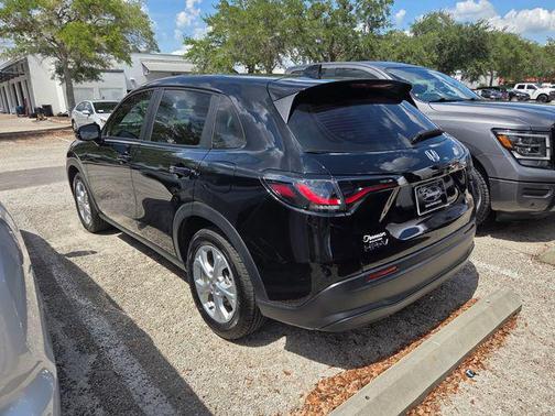 Crystal Black Pearl 2023 Honda HR-V LX