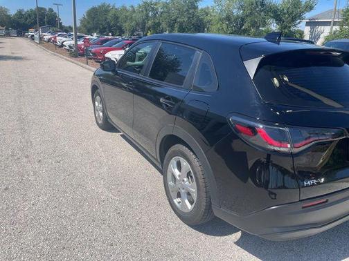 Crystal Black Pearl 2023 Honda HR-V LX