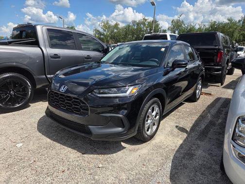 Crystal Black Pearl 2023 Honda HR-V LX