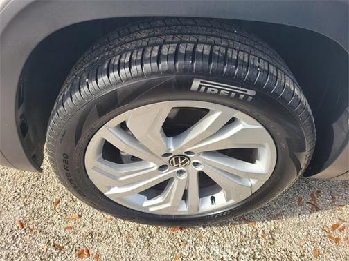 2023 Volkswagen Atlas 3.6L SE w/Technology